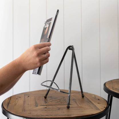 Dixie Whitewashed Metal Easel